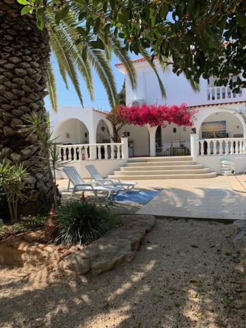 De La Casa Paraiso Avec, En Plus, Terrasse Privative Exterieure Semi Couverte Equipee D'un Salon D'un Coin Repas D'une Kitchenette, La Grande Piscine Et Les Jardins Sont Partages, A Proximite Des Plages De Fuseta Et De La Ria Formosa * Moncarapacho