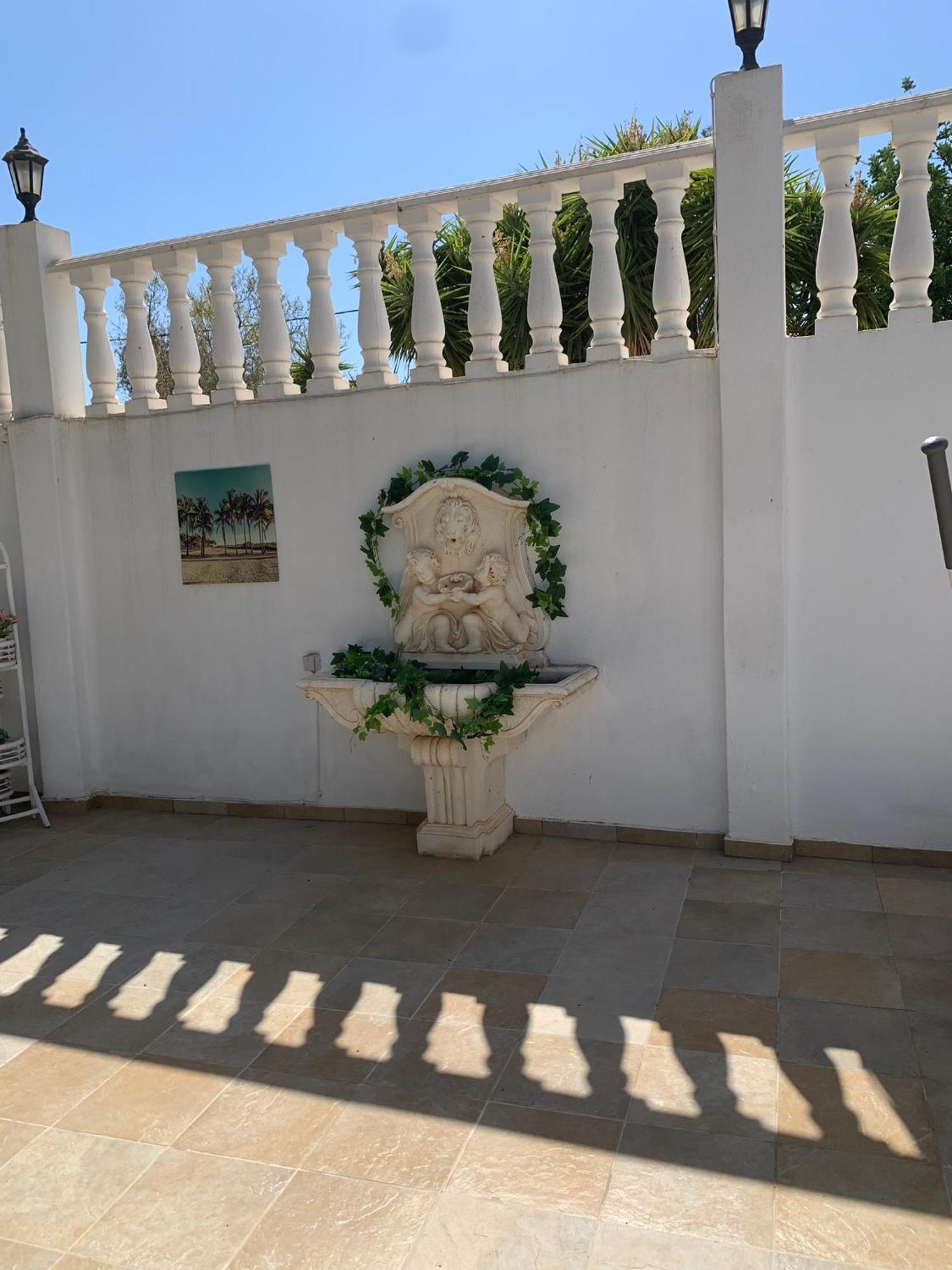 De La Casa Paraiso Avec, En Plus, Terrasse Privative Exterieure Semi Couverte Equipee D'un Salon D'un Coin Repas D'une Kitchenette, La Grande Piscine Et Les Jardins Sont Partages, A Proximite Des Plages De Fuseta Et De La Ria Formosa Holiday home